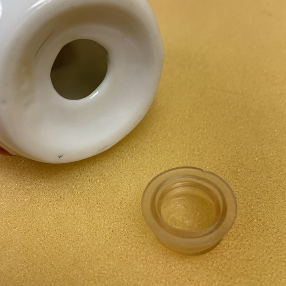 Snow-Couple Salt & Pepper Shakers - Picture 7 of 10